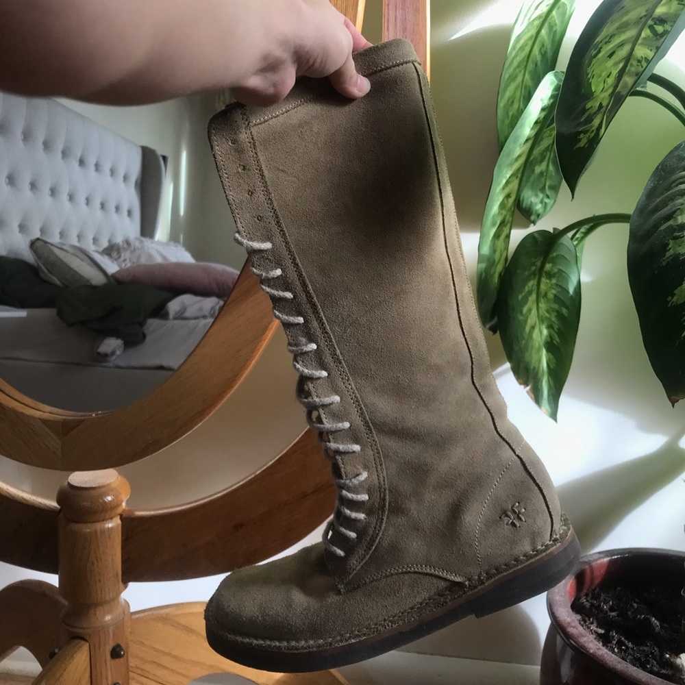 Frye Lace Up Moccasin Boots Size 8